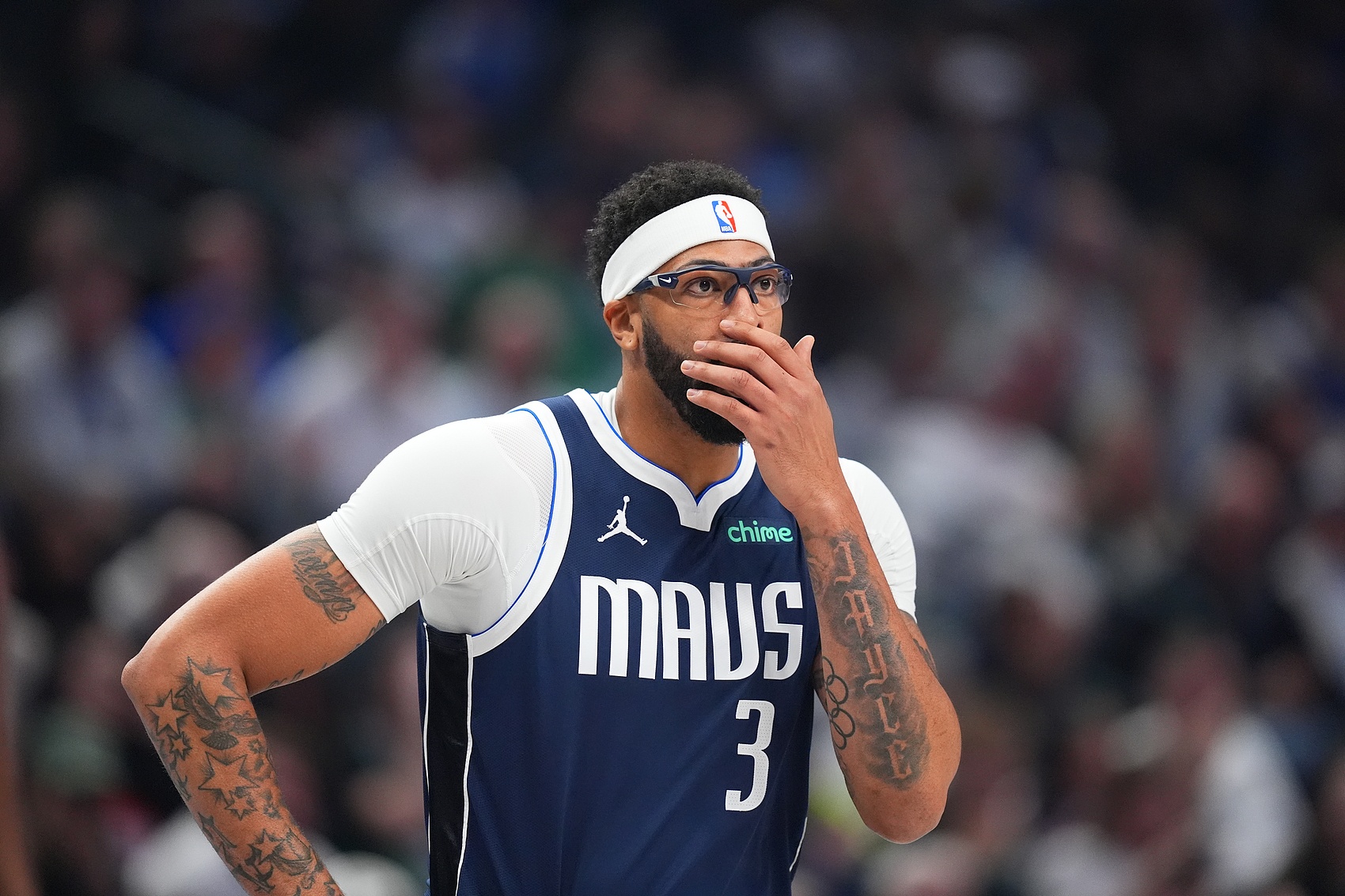 肯尼：如果浓眉穿西装次数比穿球衣多 那奇才这笔交易就不划算