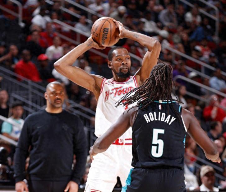 pg游戏官网登录入口-险胜开拓者！阿门轰26+7，谢泼德17+6+3再超神下去，火箭能争冠了